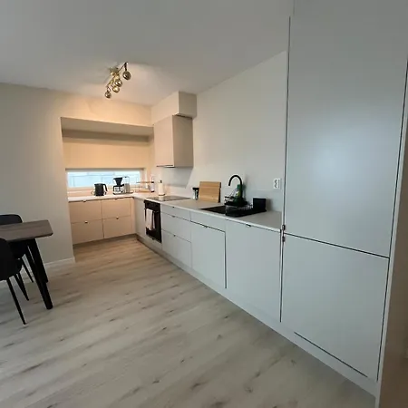 In With Sea View Apartman *